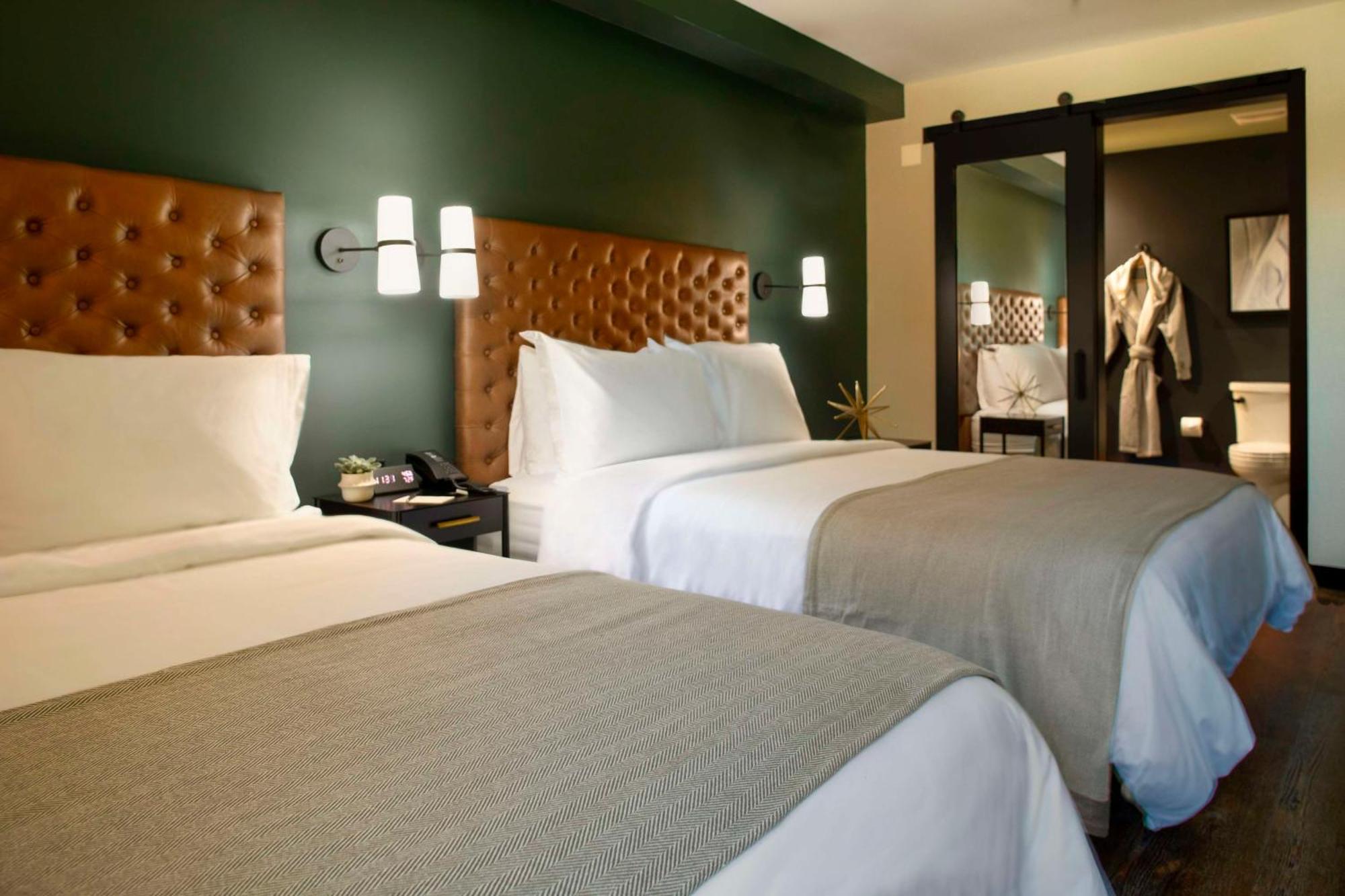 Отель The Lloyd Stamford, Tapestry Collection By Hilton Экстерьер фото